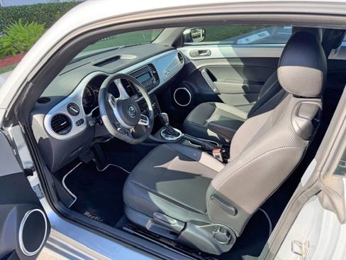 Used 2014 Volkswagen Beetle 1.8T image 8