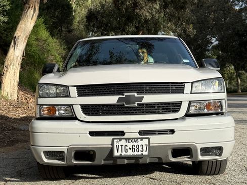Used 2000 Chevrolet Silverado 1500 LS image 2