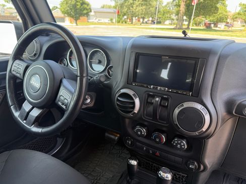 Used 2016 Jeep Wrangler Sport AWD/4WD image 18