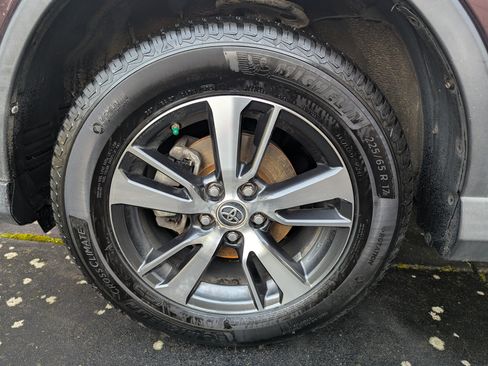 Used 2016 Toyota RAV4 XLE image 10