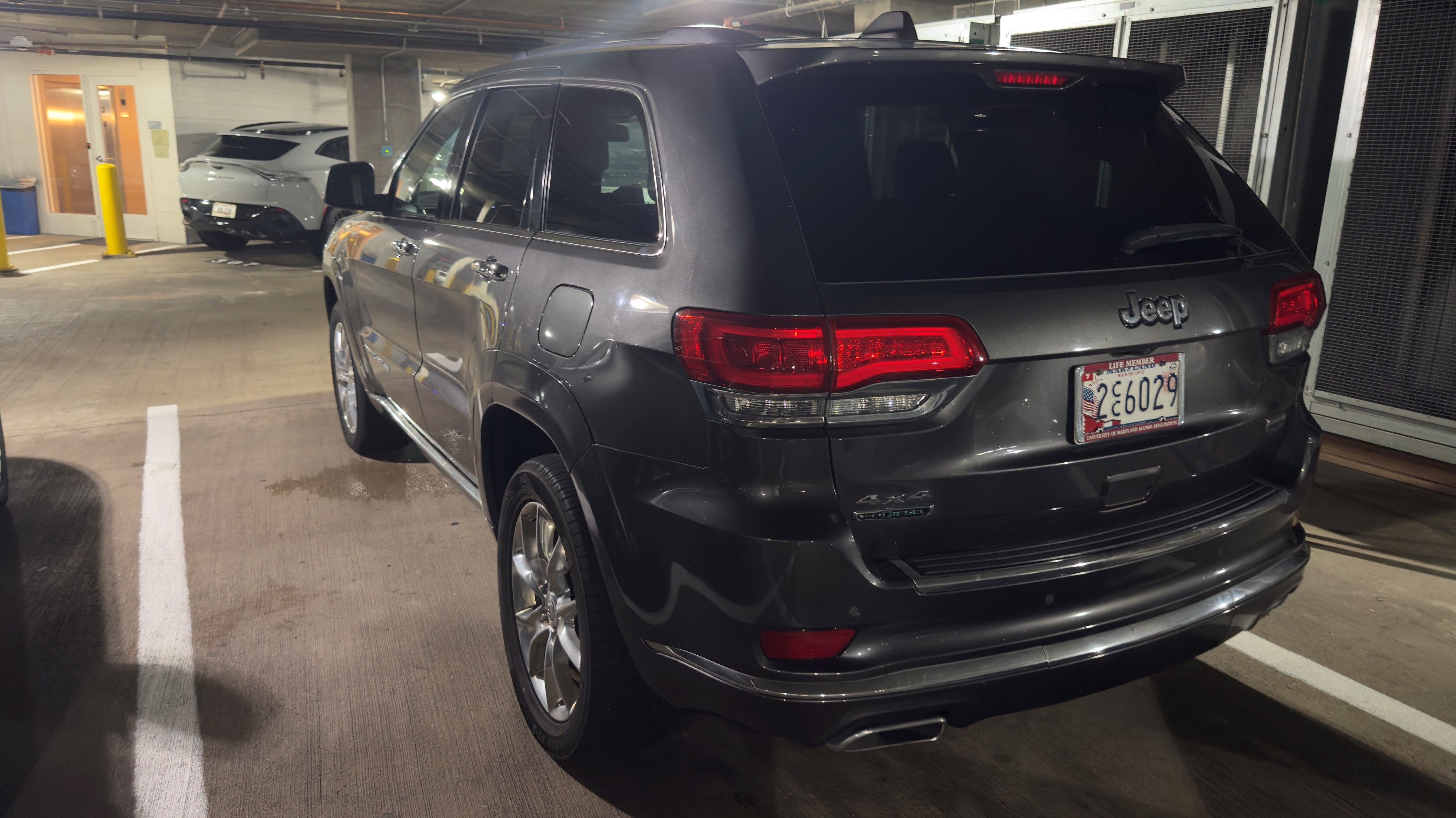 Used 2014 Jeep Grand Cherokee Summit AWD/4WD image 4
