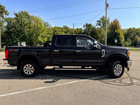 Used 2017 Ford F250 XLT w/ XLT Premium Package image 28