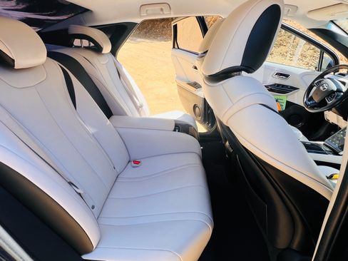 Used 2019 Toyota Mirai image 5