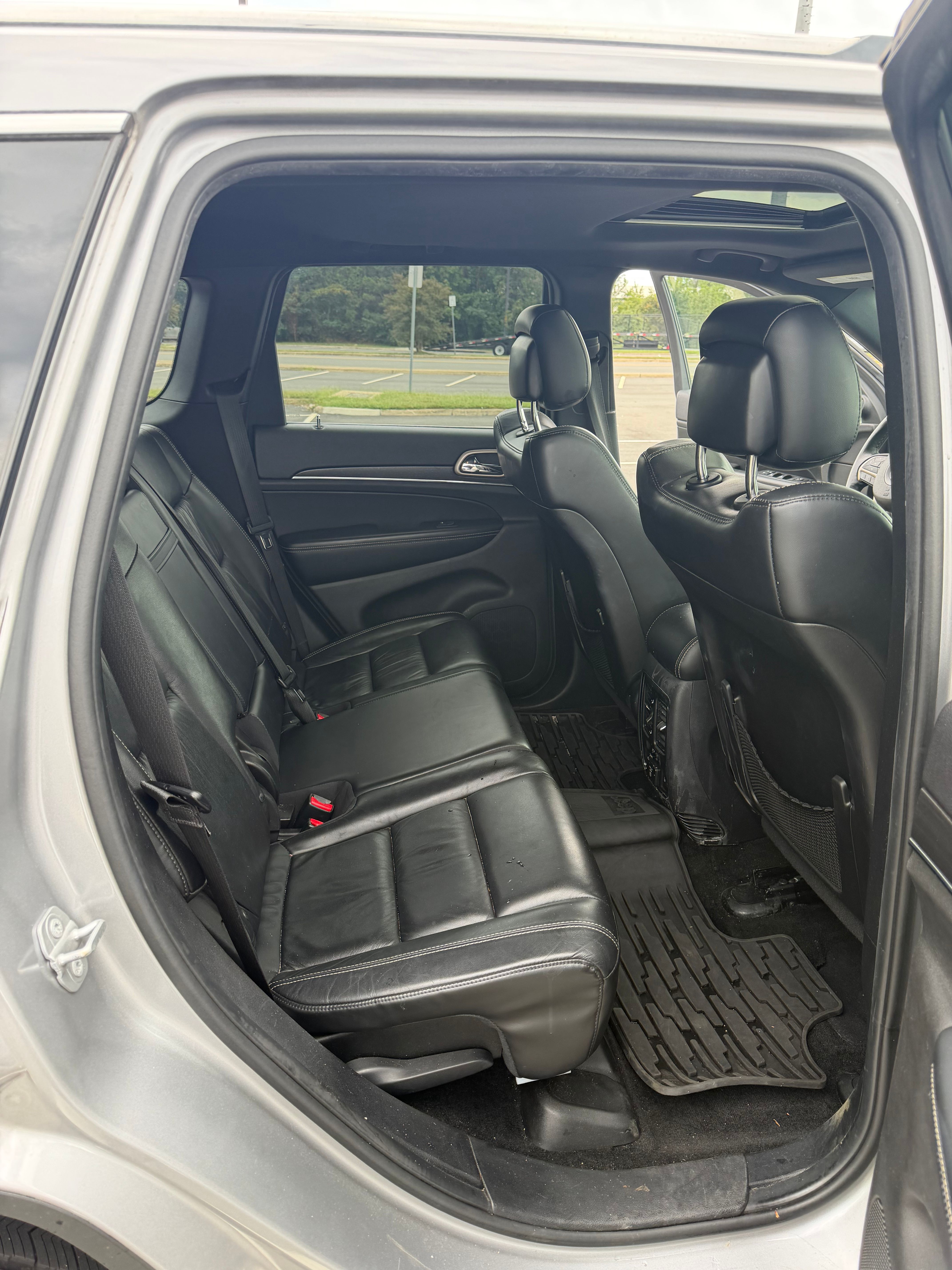 Used 2015 Jeep Grand Cherokee Limited AWD/4WD image 10