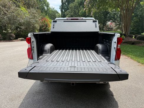 Used 2025 Chevrolet Silverado 1500 High Country w/ High Country Premium Package AWD/4WD image 20