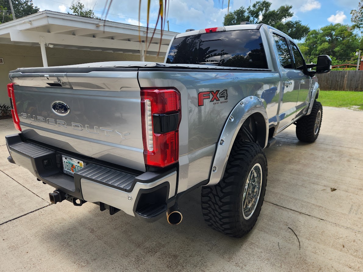 Used 2024 Ford F250 Lariat w/ Lariat Ultimate Package AWD/4WD image 5