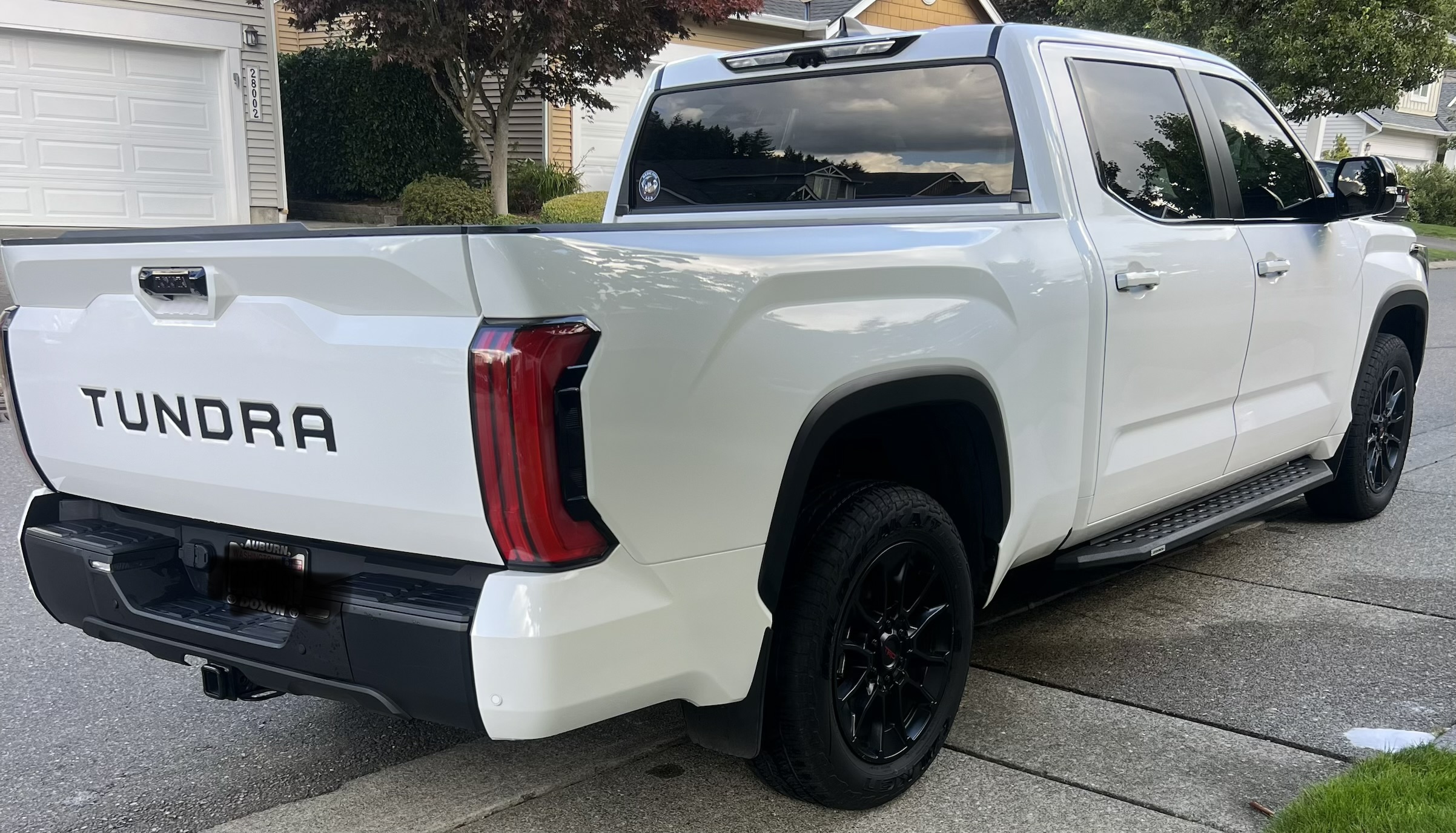 Used 2024 Toyota Tundra Limited AWD/4WD image 5