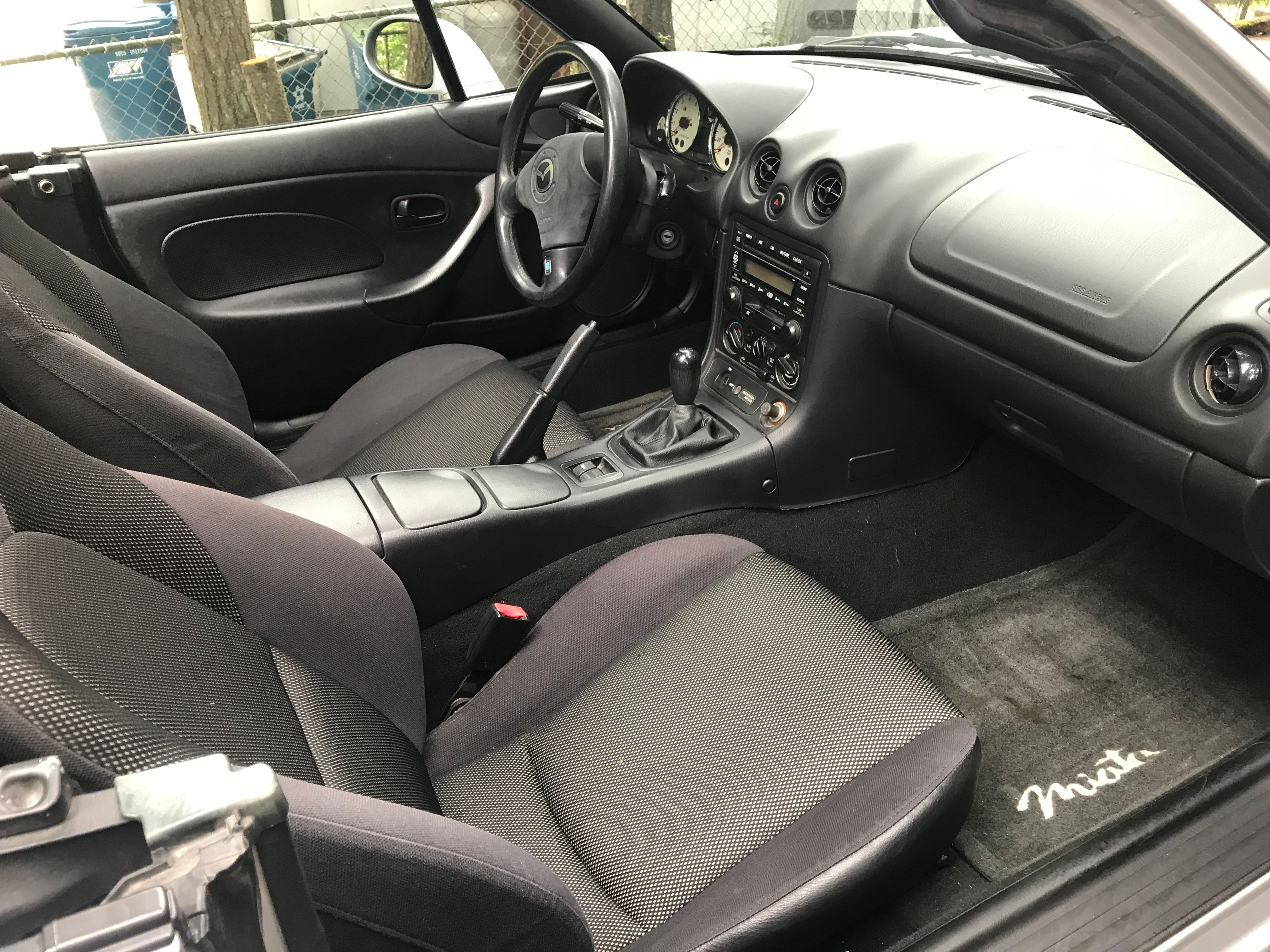 Used 2002 MAZDA MX-5 Miata RWD image 5
