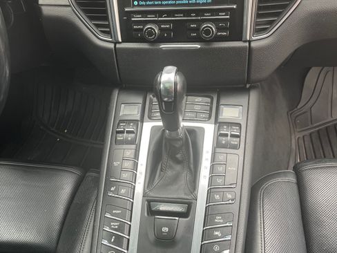 Used 2015 Porsche Macan S image 12