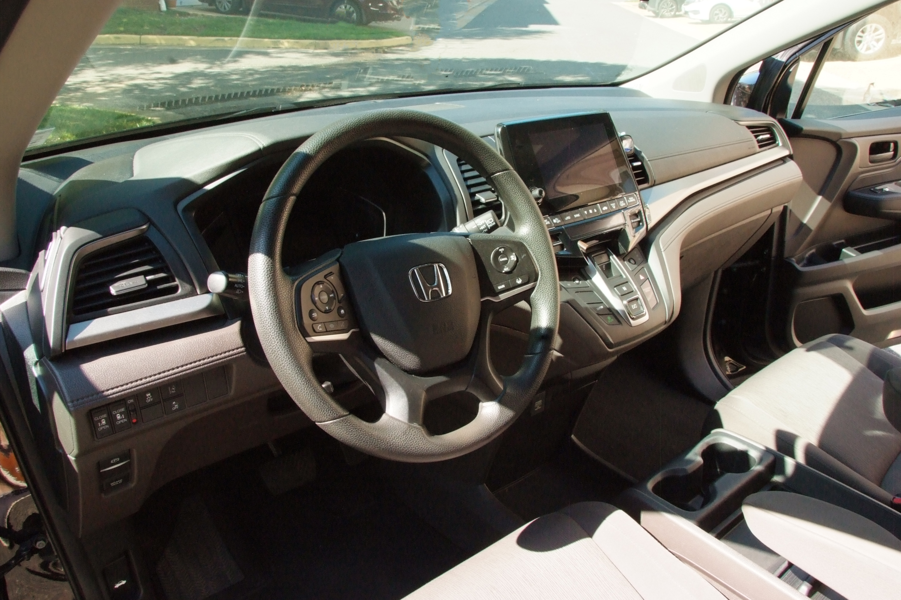 Used 2018 Honda Odyssey EX image 11