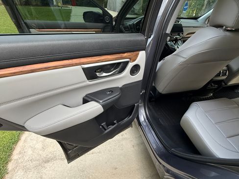 Used 2019 Honda CR-V EX-L image 11