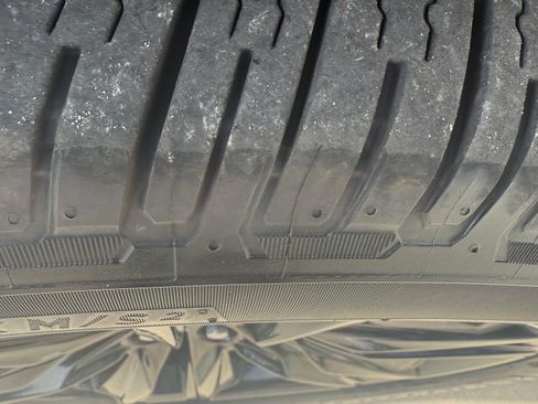 Used 2022 Cadillac Escalade ESV Premium Luxury image 9