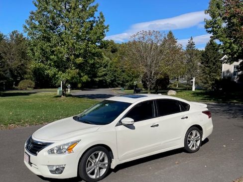 Used 2015 Nissan Altima 3.5 SL image 1