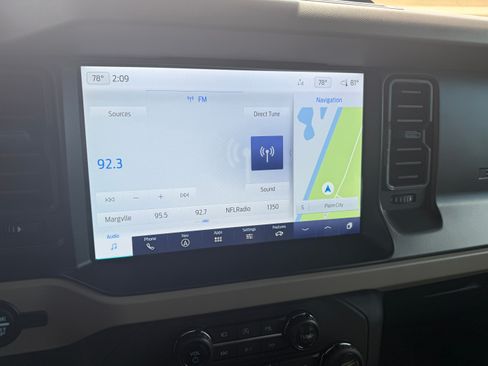 Used 2022 Ford Bronco Wildtrak image 8