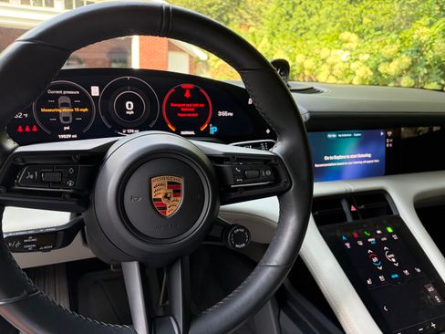 Used 2020 Porsche Taycan AWD/4WD image 9