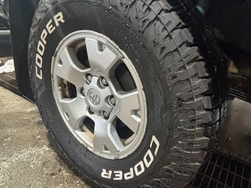 Used 2009 Toyota Tacoma 4x4 Double Cab image 4