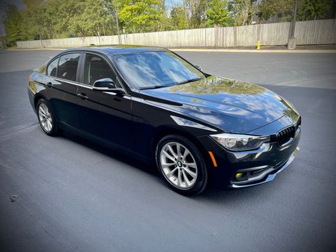 Used 2016 BMW 320i xDrive Sedan AWD/4WD image 1
