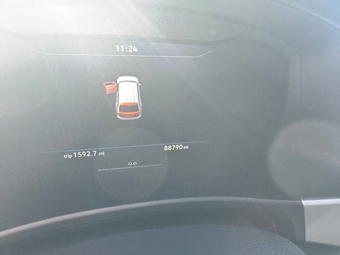 Used 2019 Volkswagen Atlas SEL Premium image 11