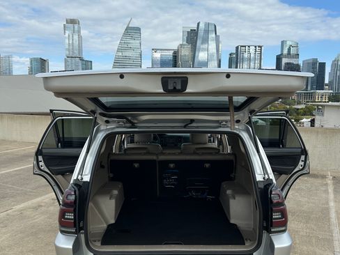 Used 2004 Toyota 4Runner Limited image 6