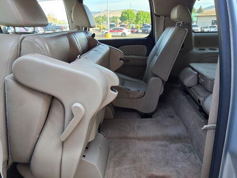 Used 2007 Chevrolet Suburban 2500 LT w/ LT Preferred Equipment Group image 20