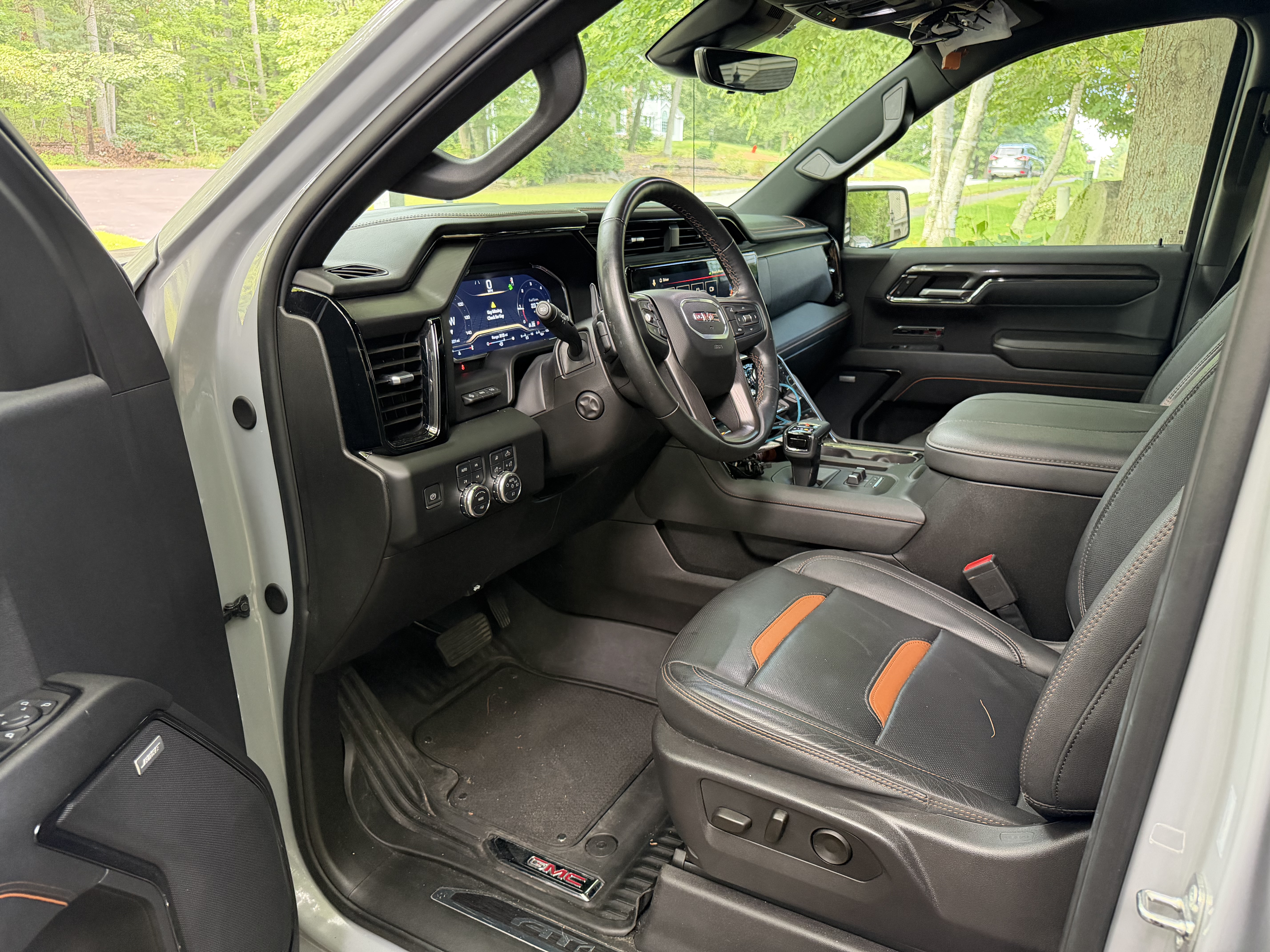 Used 2024 GMC Sierra 1500 AT4 w/ Technology Package AWD/4WD image 12