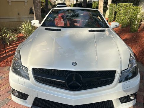 Used 2011 Mercedes-Benz SL 63 AMG image 12