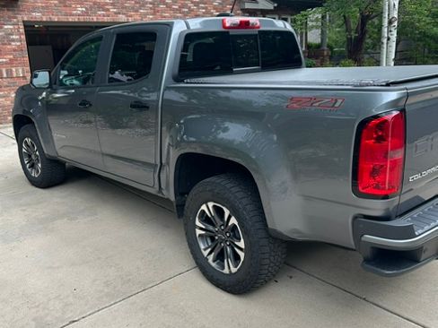 Used 2021 Chevrolet Colorado Z71 AWD/4WD image 8