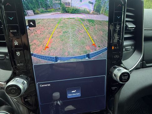 Used 2023 RAM 1500 Laramie image 9