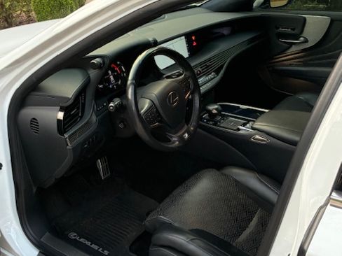 Used 2019 Lexus LS 500 F Sport w/ Accessory Package (Z1) image 8