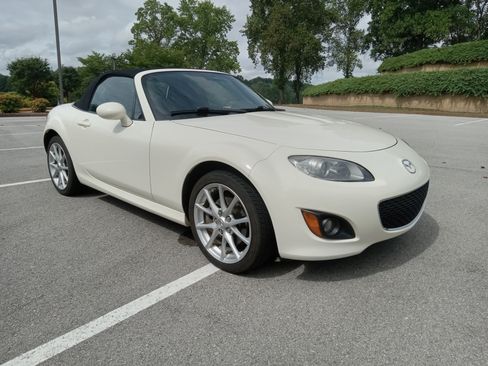 Used 2009 MAZDA MX-5 Miata Grand Touring image 1