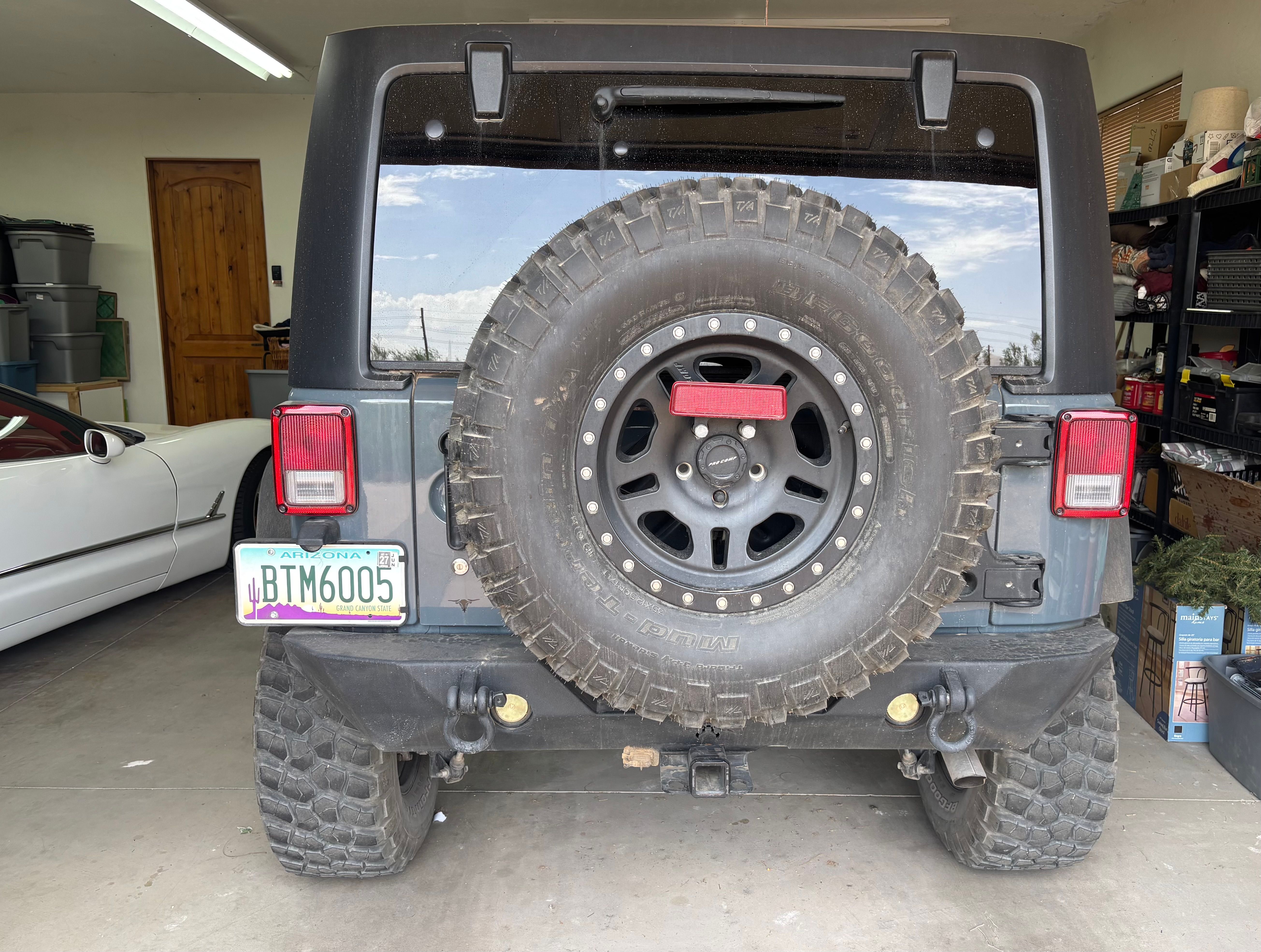 Used 2015 Jeep Wrangler Unlimited Rubicon w/ Connectivity Group AWD/4WD image 5