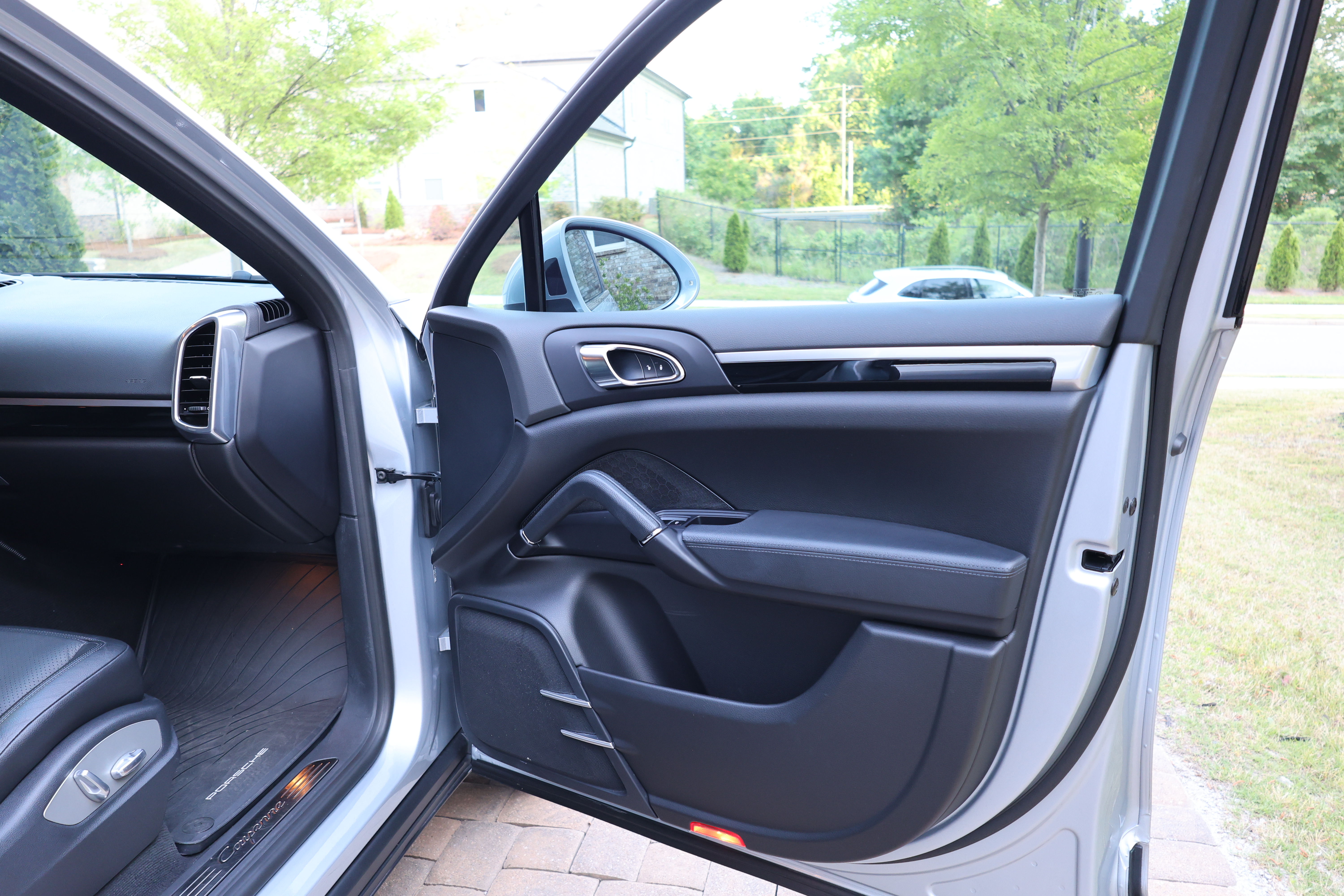 Used 2016 Porsche Cayenne Diesel AWD/4WD image 18