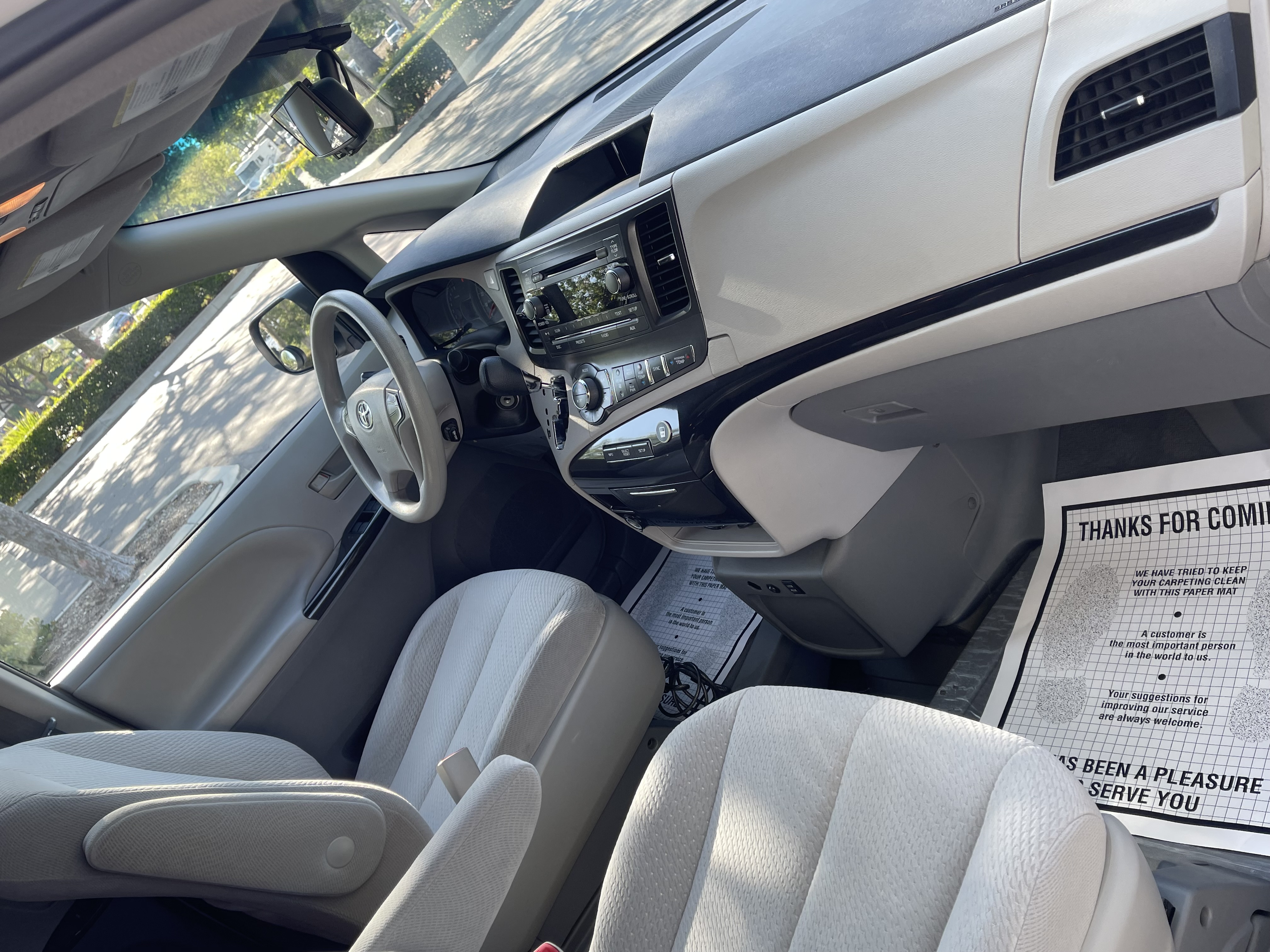 Used 2013 Toyota Sienna LE FWD image 5