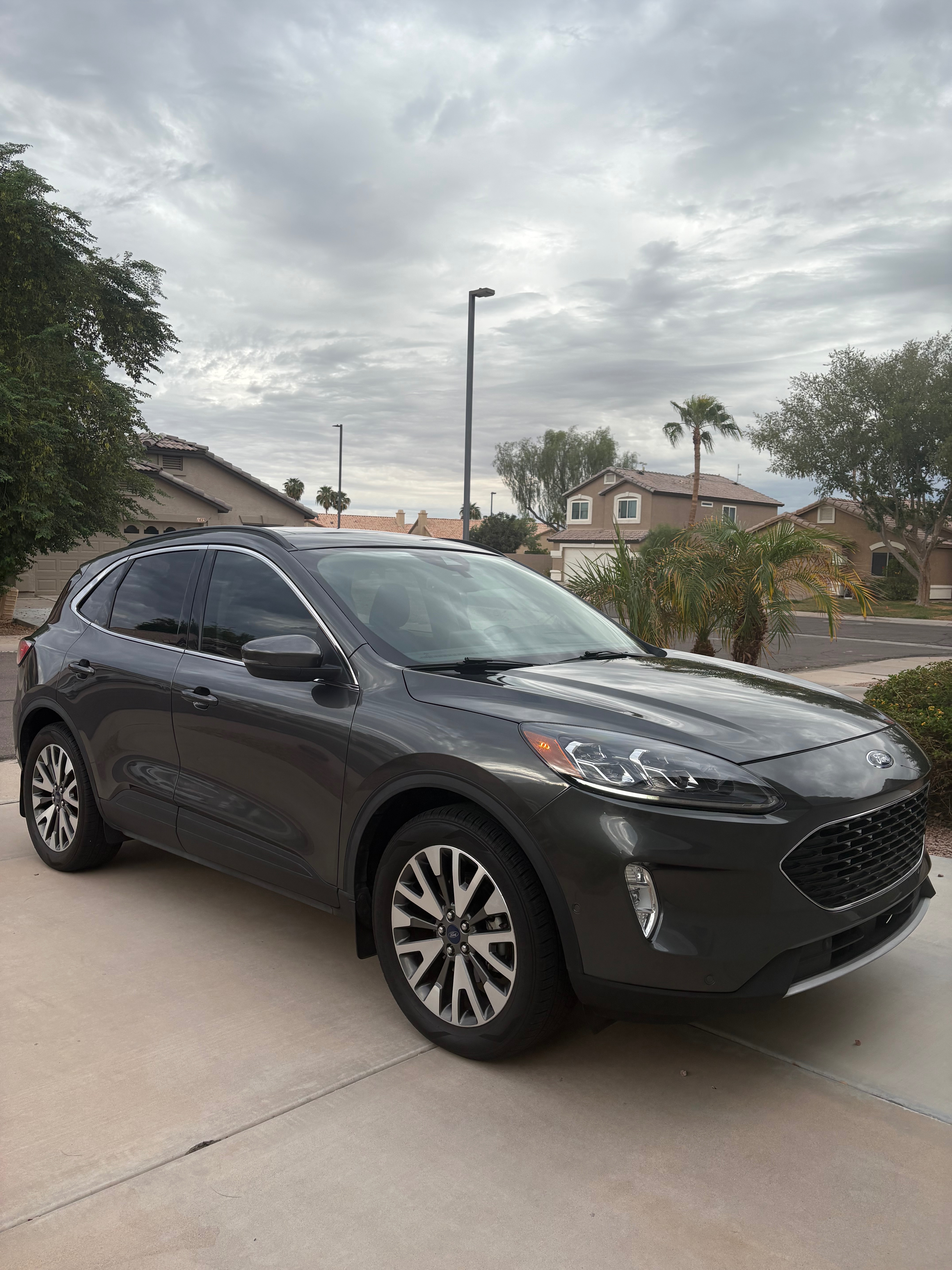 Used 2020 Ford Escape Titanium AWD/4WD image 1