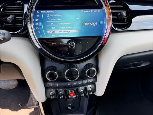 Used 2022 MINI Cooper S w/ Driver Assistance Package FWD image 8