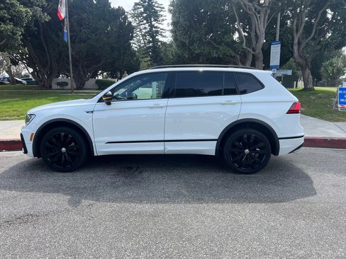 Used 2020 Volkswagen Tiguan SE R-Line image 4