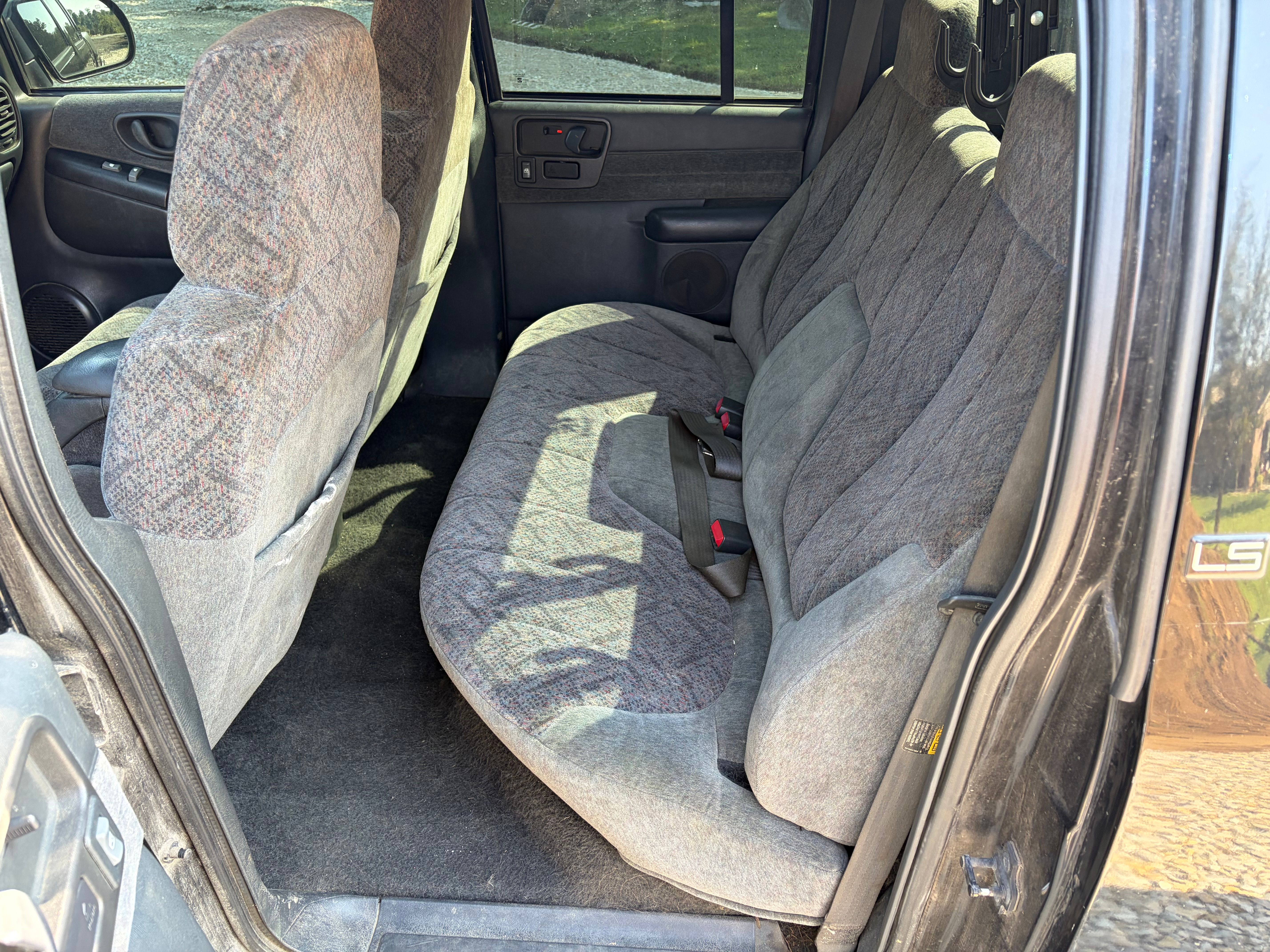 Used 2002 Chevrolet S10 Pickup LS w/ LS Preferred Equipment Group AWD/4WD image 9