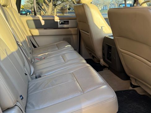 Used 2013 Ford Expedition XLT image 10