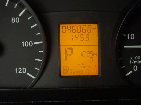 Used 2014 Mercedes-Benz Sprinter 2500 image 4