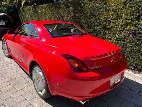 Used 2003 Lexus SC 430 Convertible image 2
