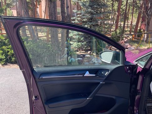 Used 2018 Volkswagen Golf 4-Door image 13