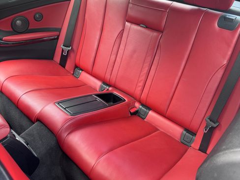 Used 2018 BMW M4 Convertible RWD image 9