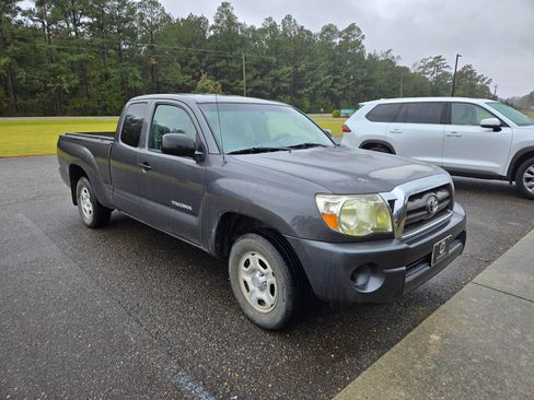 Used 2009 Toyota Tacoma Pickup 4D 6 ft image 2