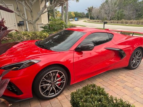 Used 2025 Chevrolet Corvette Stingray Preferred Cpe w/ Z51 Performance Package image 1