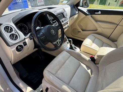 Used 2014 Volkswagen Tiguan S image 6