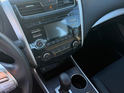 Used 2015 Nissan Altima 2.5 S w/ Power Driver Seat Package image 9