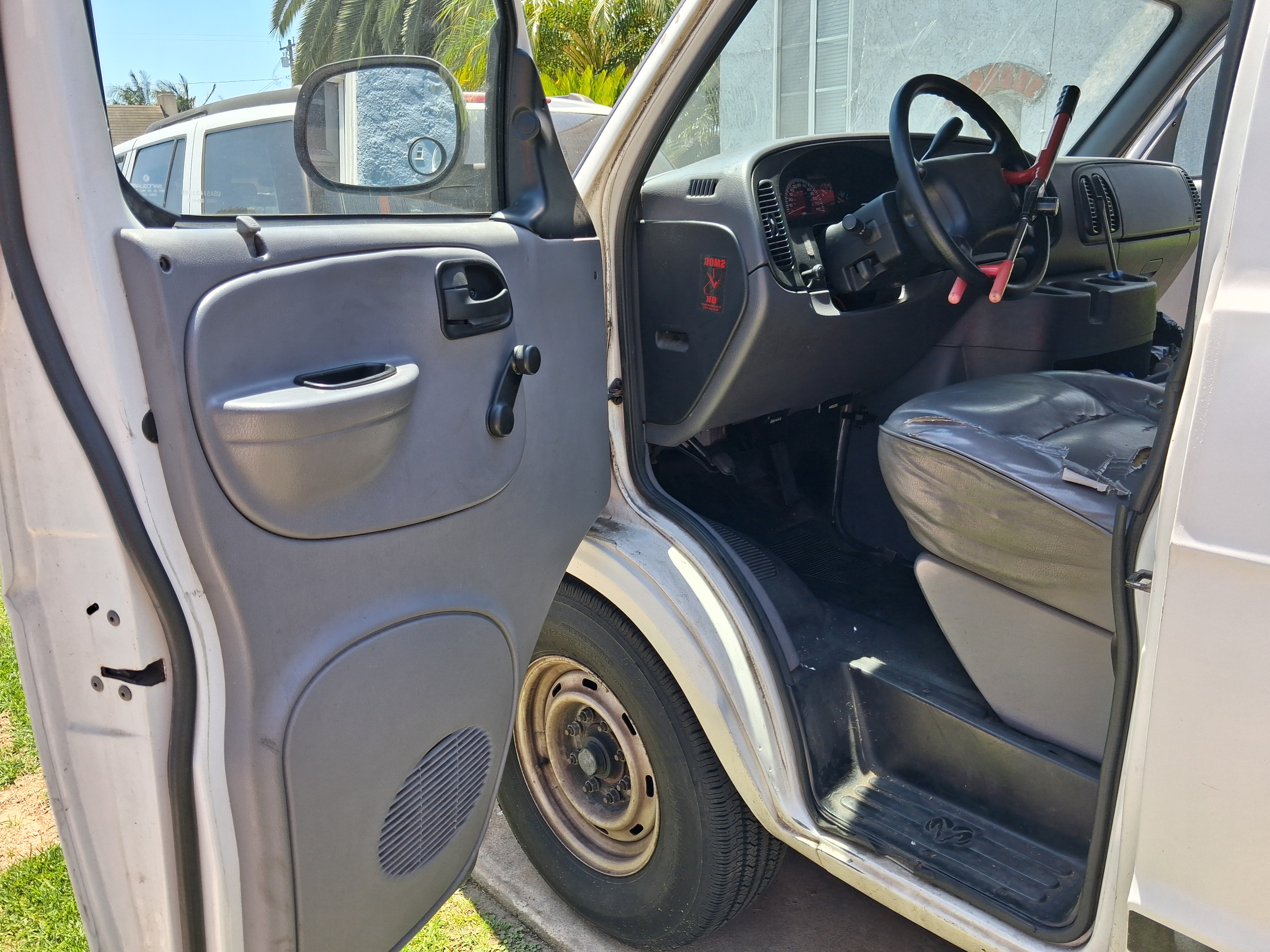 Used 2000 Dodge B2500 RWD image 6