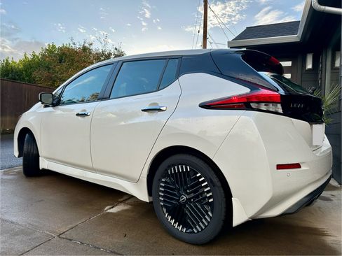 Used 2023 Nissan Leaf SV Plus image 10