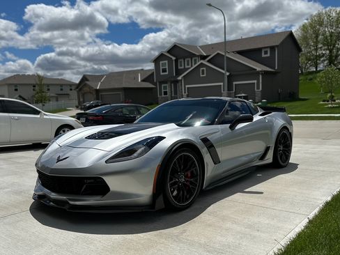 Used 2017 Chevrolet Corvette Z06 image 9