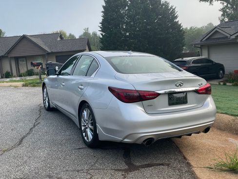 Used 2018 INFINITI Q50 Luxe w/ Essential Package (3.0T Luxe) AWD/4WD image 5